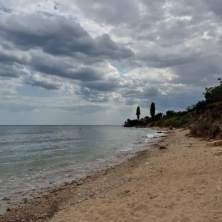 Sea View House *